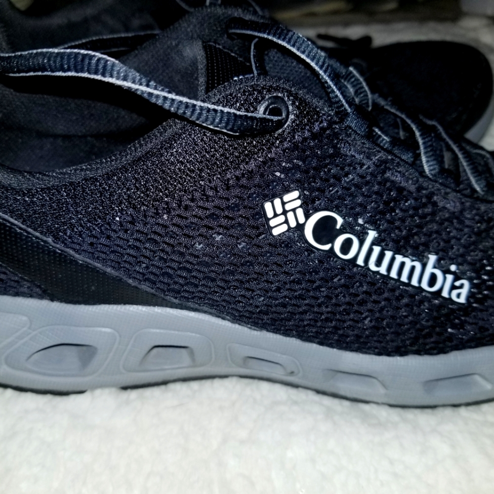 Columbia water shoes size 10 black